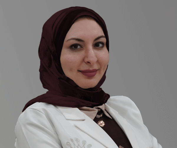 د. بسمة غنيم طبيبة الجلدية والتجميل في عيادات رفال بالقصيم