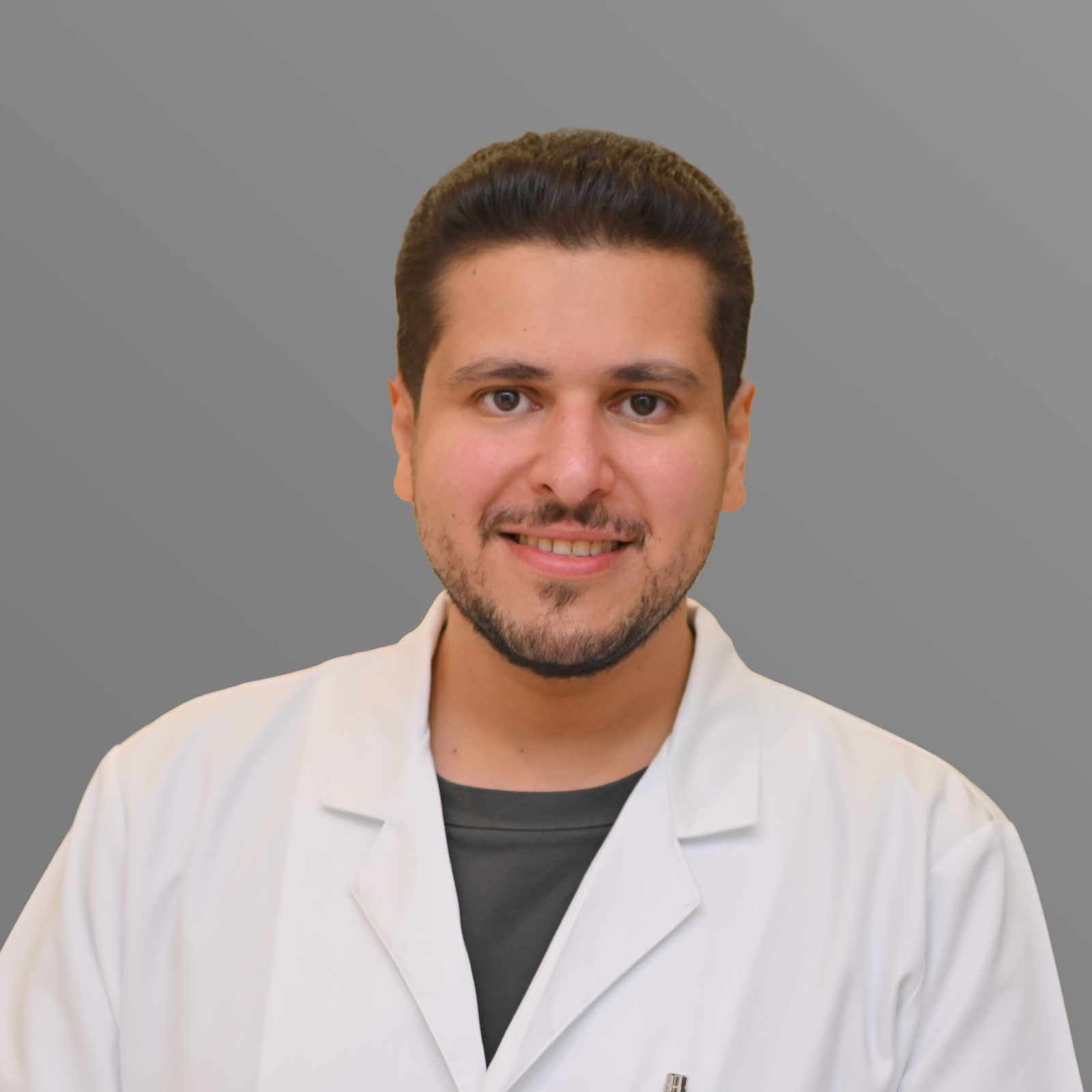 دكتور احمد الجبر استشاري الجلدية والتجميل في عيادات رفال بالقصيم